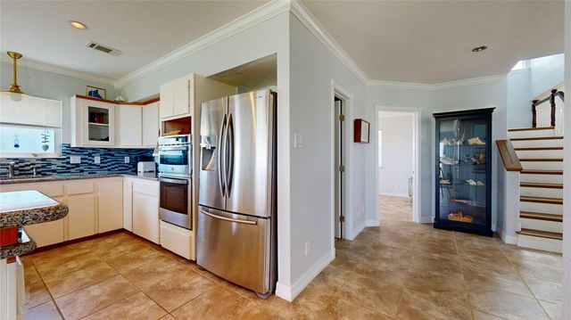 816 Pinata Drive, Crystal Beach, TX 77650