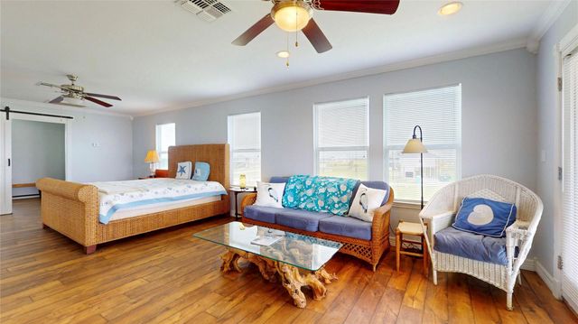 816 Pinata Drive, Crystal Beach, TX 77650