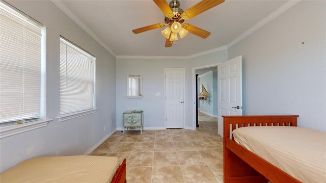 816 Pinata Drive, Crystal Beach, TX 77650