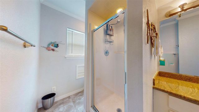 816 Pinata Drive, Crystal Beach, TX 77650