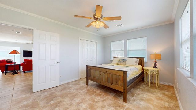 816 Pinata Drive, Crystal Beach, TX 77650