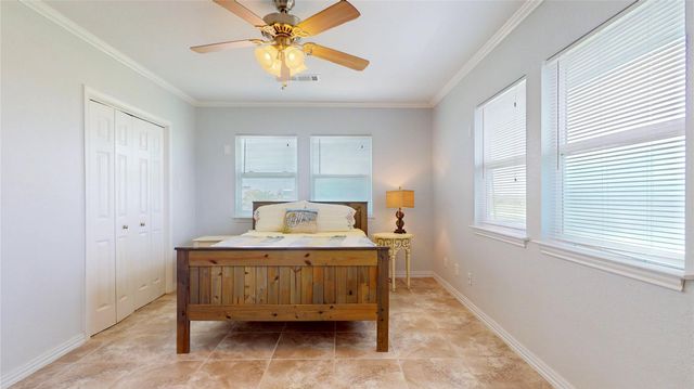 816 Pinata Drive, Crystal Beach, TX 77650