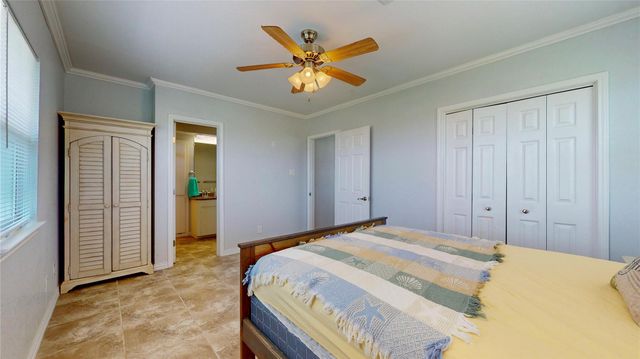 816 Pinata Drive, Crystal Beach, TX 77650