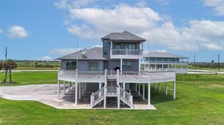 816 Pinata Drive, Crystal Beach, TX 77650