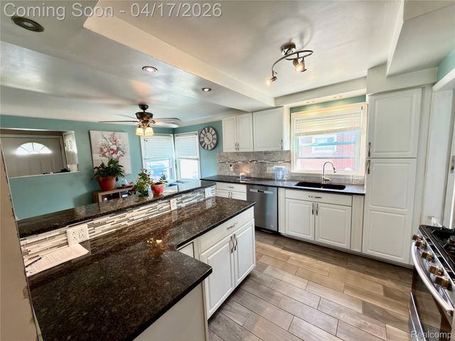 6778 Kolb Avenue, Allen Park, MI 48101