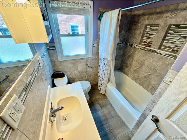 6778 Kolb Avenue, Allen Park, MI 48101