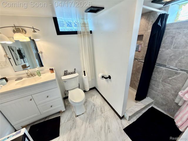 6778 Kolb Avenue, Allen Park, MI 48101