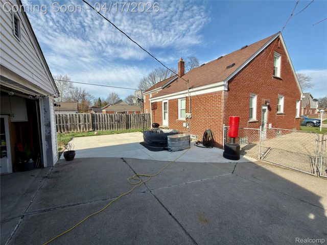 6778 Kolb Avenue, Allen Park, MI 48101