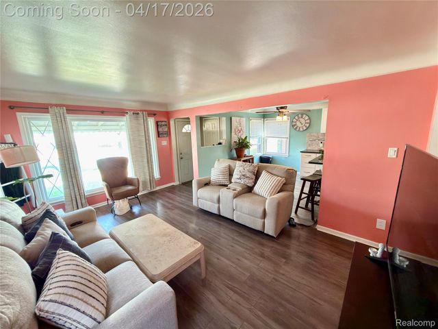 6778 Kolb Avenue, Allen Park, MI 48101