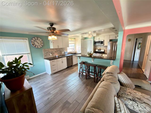 6778 Kolb Avenue, Allen Park, MI 48101