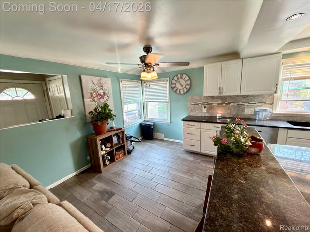 6778 Kolb Avenue, Allen Park, MI 48101