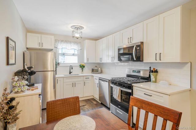 35 Fairharbor Drive 35, Patchogue, NY 11772