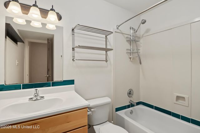3230 Cumberland Road, 42, Ocean Springs, MS 39564