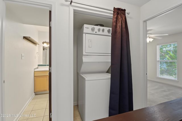3230 Cumberland Road, 42, Ocean Springs, MS 39564