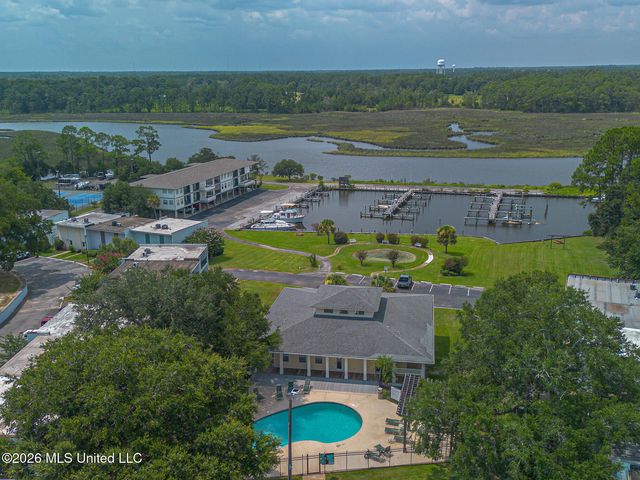 3230 Cumberland Road, 42, Ocean Springs, MS 39564