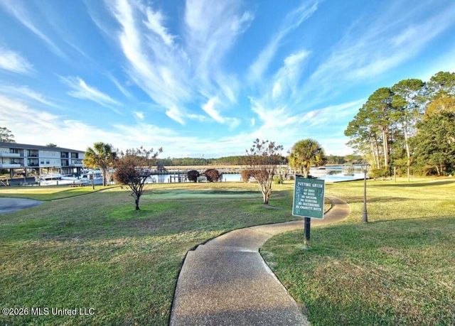 3230 Cumberland Road, 42, Ocean Springs, MS 39564