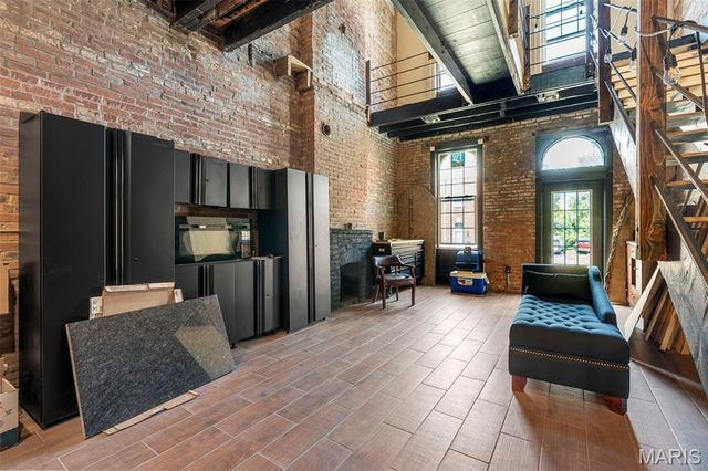 1512 Palm Street, St Louis, MO 63107