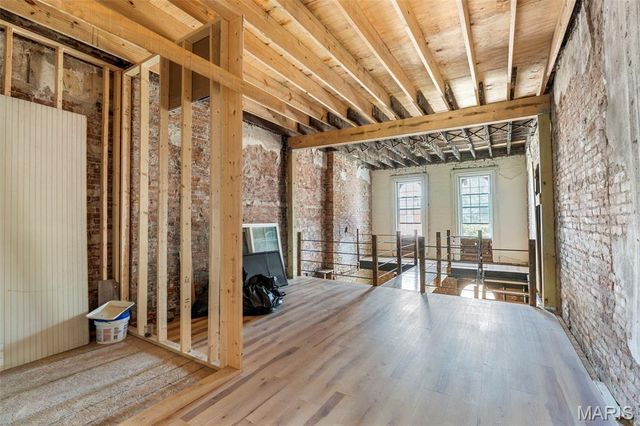 1512 Palm Street, St Louis, MO 63107