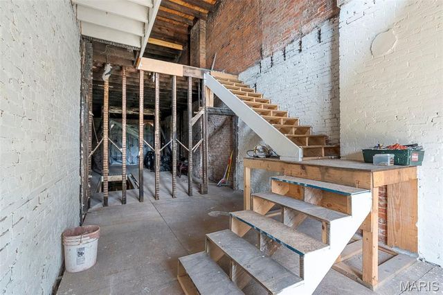 1512 Palm Street, St Louis, MO 63107