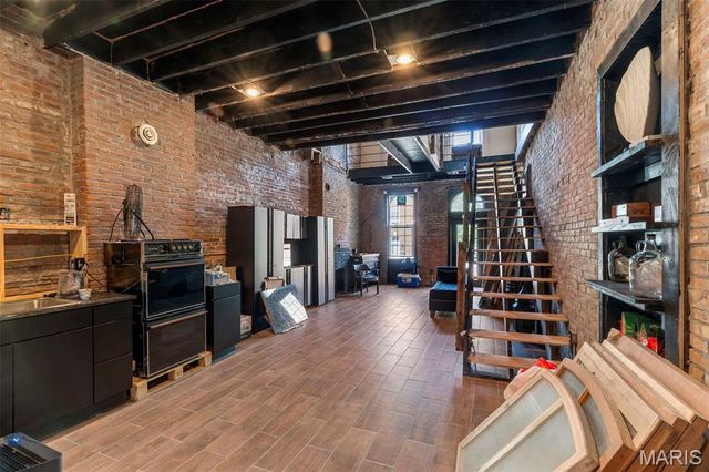 1512 Palm Street, St Louis, MO 63107