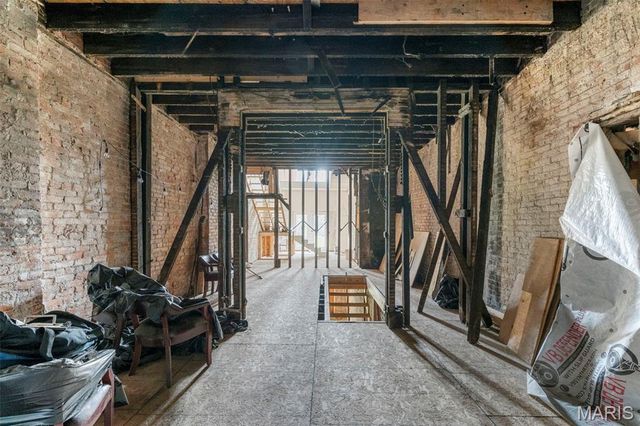 1512 Palm Street, St Louis, MO 63107