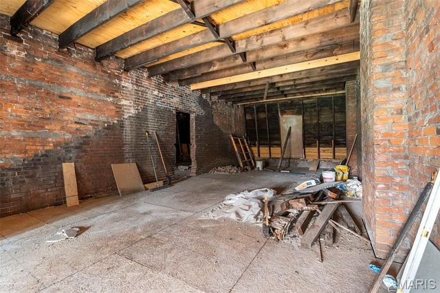 1512 Palm Street, St Louis, MO 63107