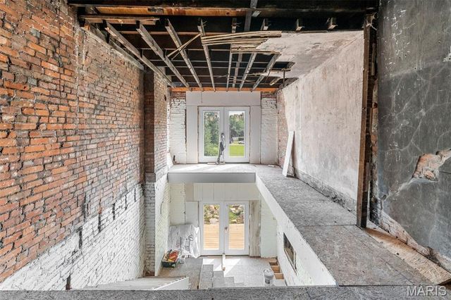 1512 Palm Street, St Louis, MO 63107