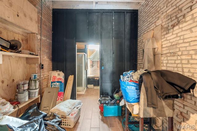 1512 Palm Street, St Louis, MO 63107