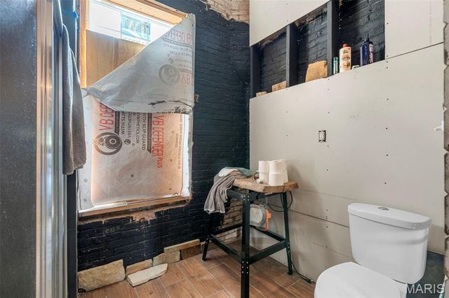 1512 Palm Street, St Louis, MO 63107