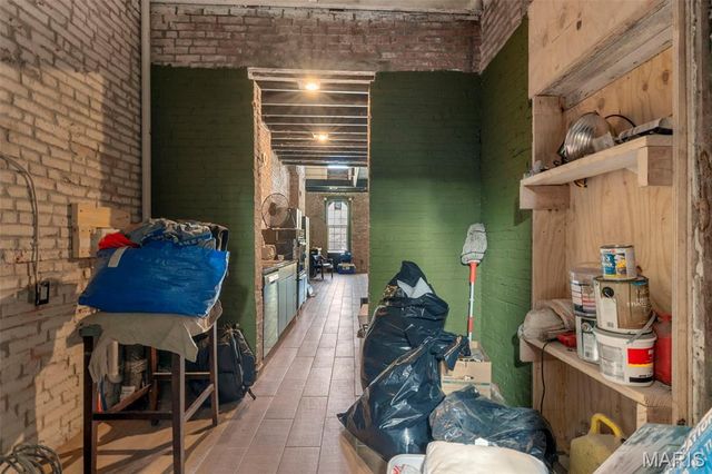 1512 Palm Street, St Louis, MO 63107