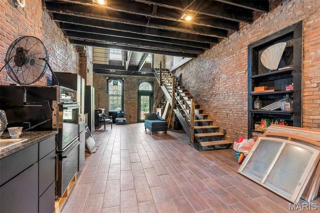 1512 Palm Street, St Louis, MO 63107