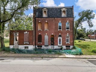 1512 Palm Street, St Louis, MO 63107