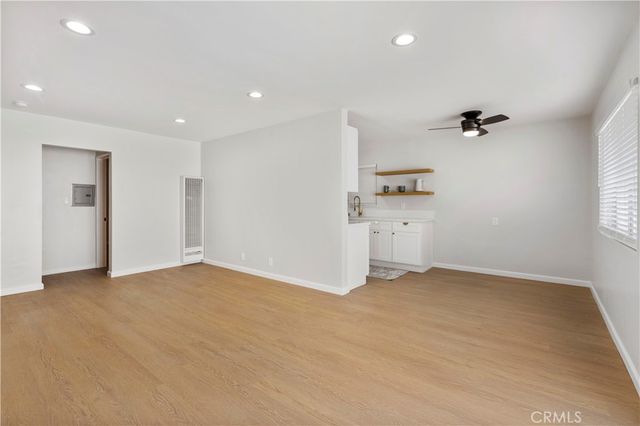 1107 E 3rd 8, Long Beach, CA 90802