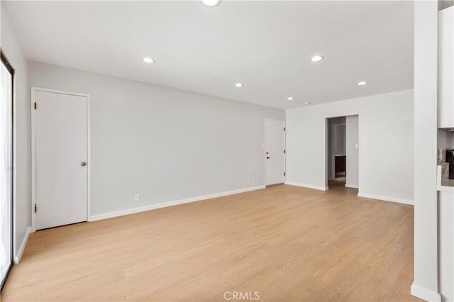 1107 E 3rd 8, Long Beach, CA 90802