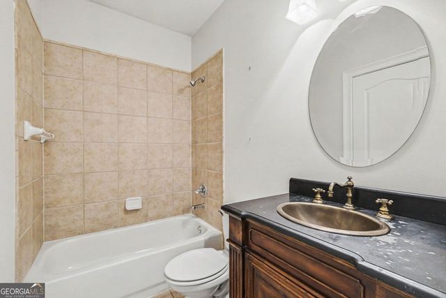 4621 Chartwell Chase Court, Flowery Branch, GA 30542