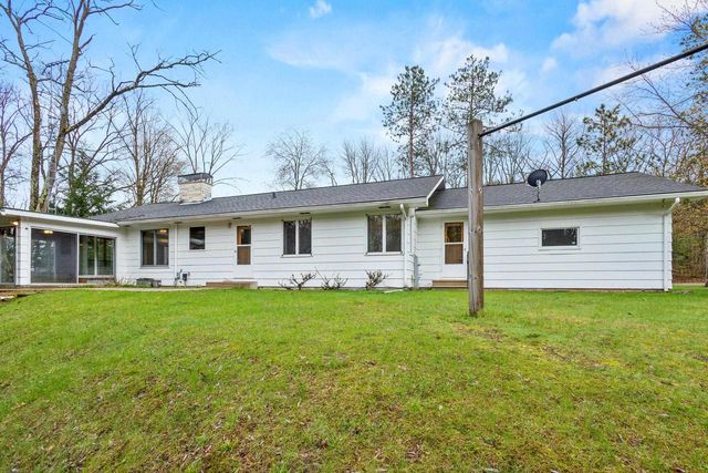 E4568 COUNTY ROAD C, Marion, WI 54950