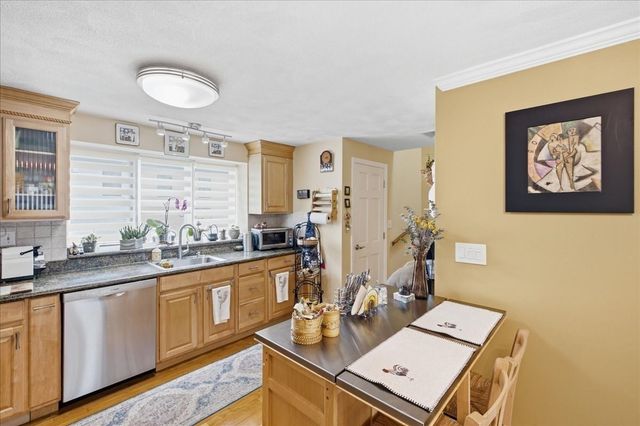 174 Adams Street 2, Newton, MA 02458
