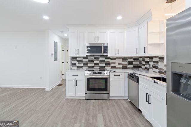 586 High Drive, Forest Park, GA 30297