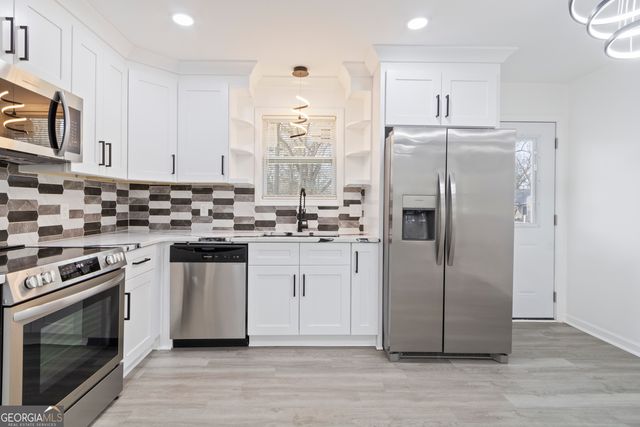 586 High Drive, Forest Park, GA 30297