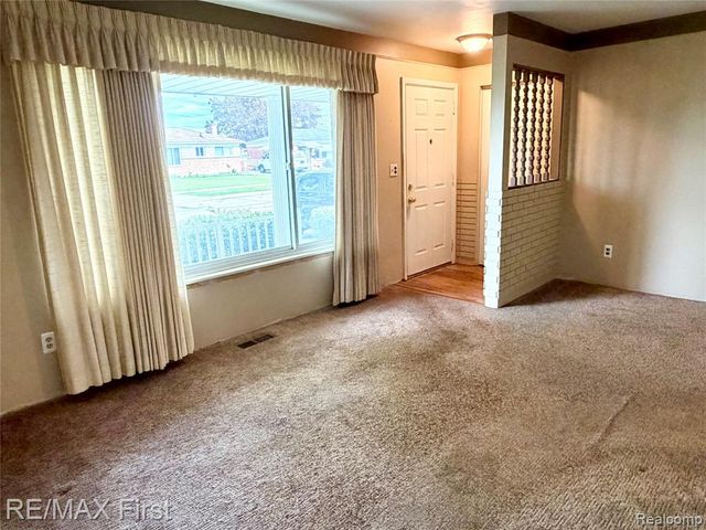 25653 Palomino Drive, Warren, MI 48089