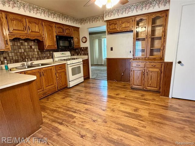 25653 Palomino Drive, Warren, MI 48089