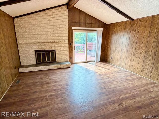 25653 Palomino Drive, Warren, MI 48089