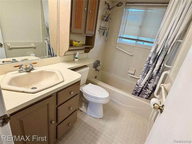 25653 Palomino Drive, Warren, MI 48089