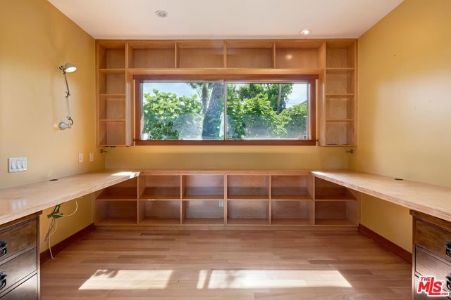 2670 CARMAR Drive, Los Angeles, CA 90046