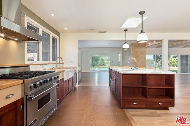 2670 CARMAR Drive, Los Angeles, CA 90046