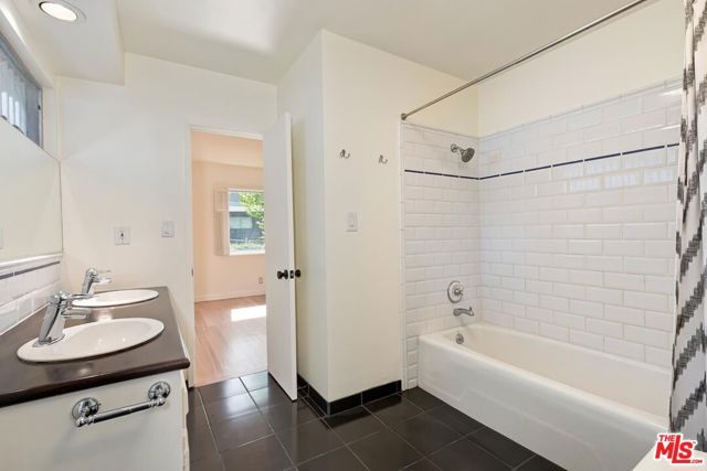 2670 CARMAR Drive, Los Angeles, CA 90046