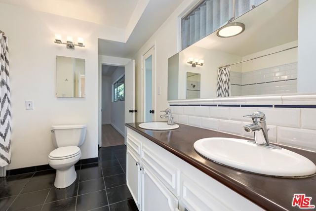 2670 CARMAR Drive, Los Angeles, CA 90046