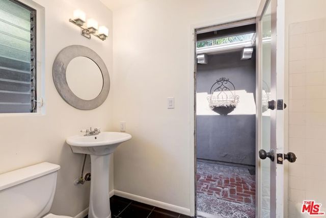 2670 CARMAR Drive, Los Angeles, CA 90046