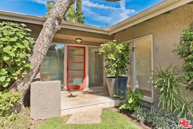 2670 CARMAR Drive, Los Angeles, CA 90046