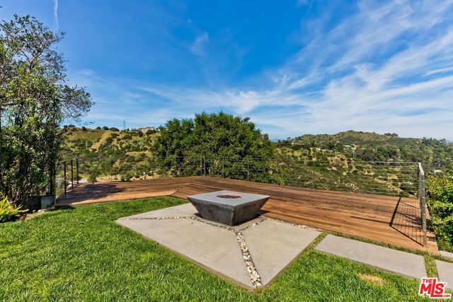 2670 CARMAR Drive, Los Angeles, CA 90046